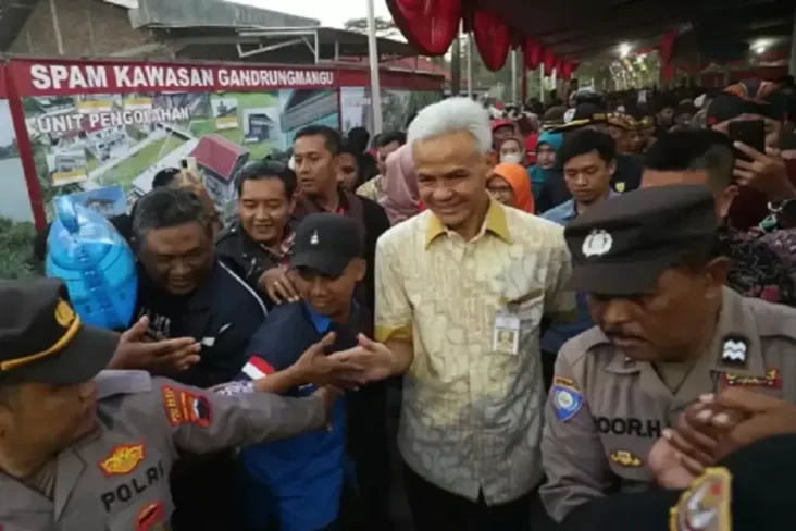 Hattrick Penghargaan,...