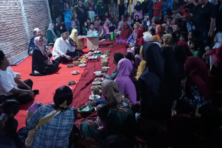 Ganjar Menginap di Desa,...