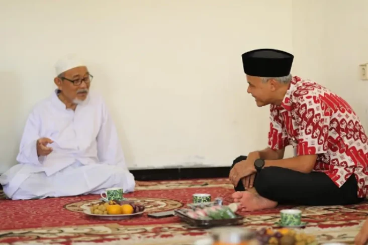 Ganjar Sowan Ulama Cilacap,...