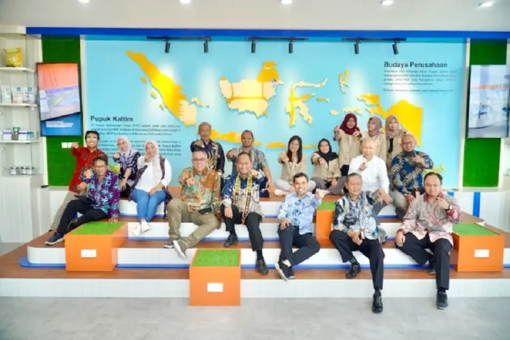 Cetak Mahasiswa Berkompeten,...