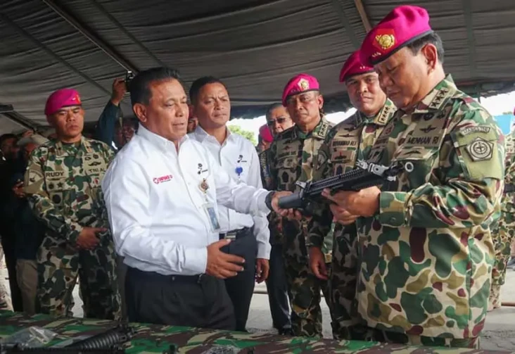 4 Senjata TNI AL Buatan...