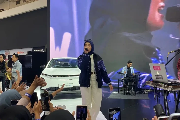 Salma Salsabil Meriahkan...