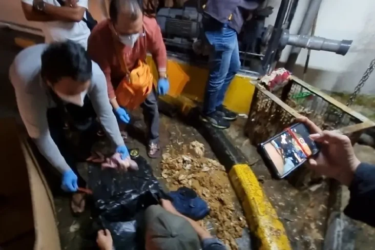 Polisi Buru Pelaku Pembuang...