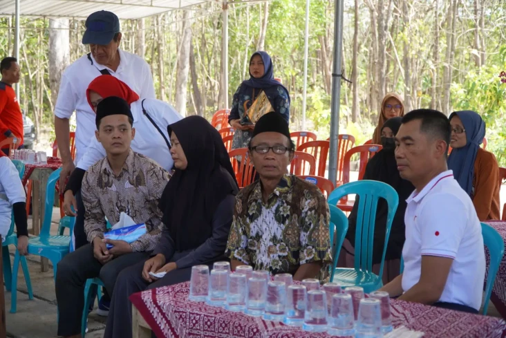 Anggota Paskibra yang...