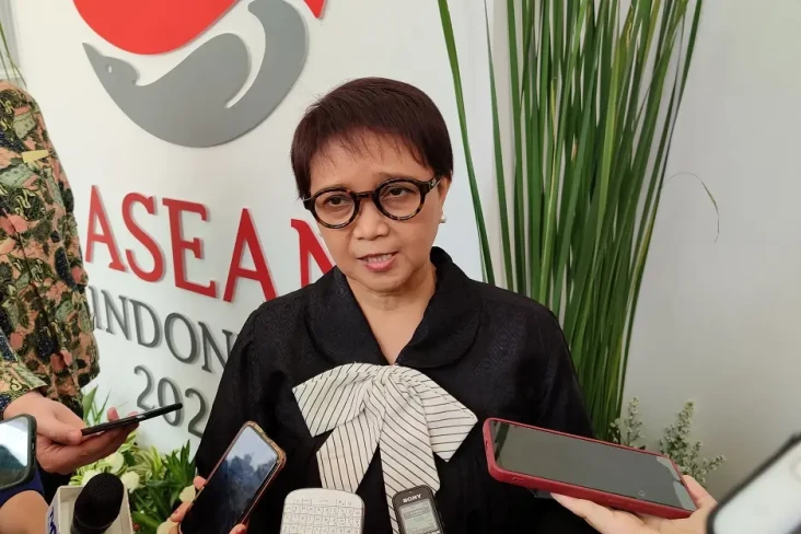 Menlu Retno Kecam Keras...