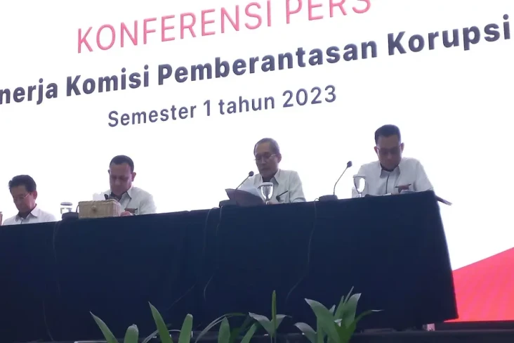 3 DPO Korupsi Belum...
