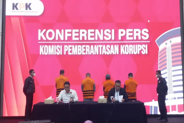 KPK Tahan 5 Eks Anggota...
