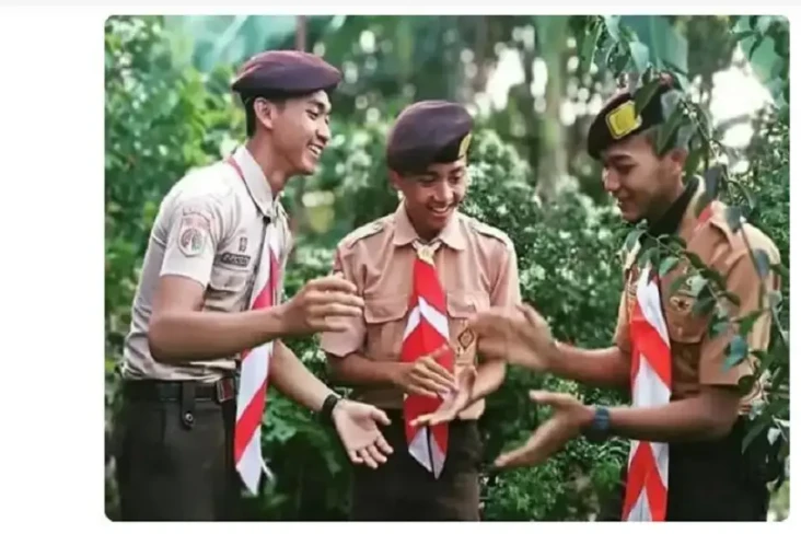 Mengapa Seragam Pramuka...
