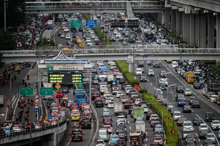 Tekan Polusi di Jakarta,...