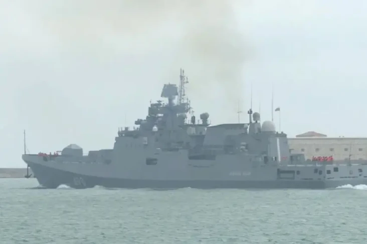 Kapal Perang Rusia Tembaki...