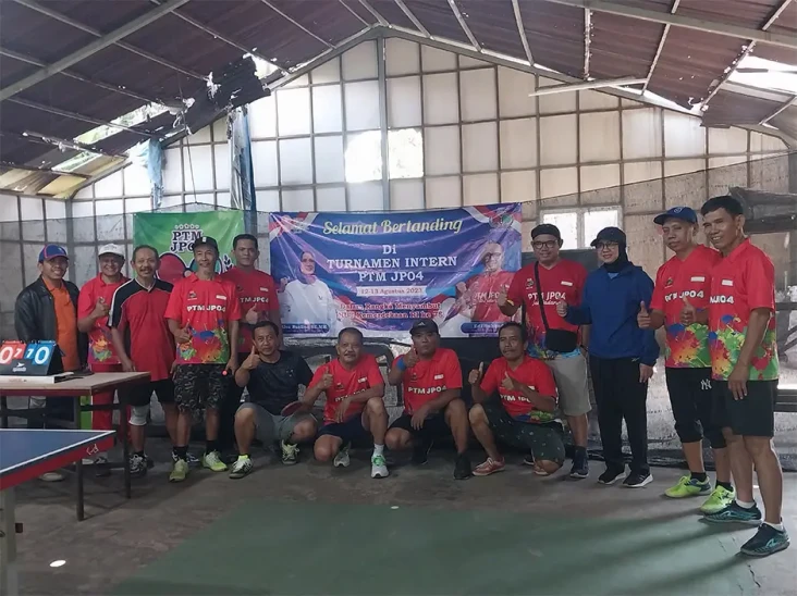 Gelar Turnamen Tenis...