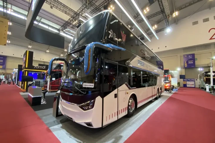 Meluncur di GIIAS 2023,...