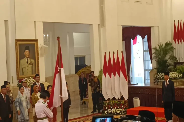 Presiden Jokowi Kukuhkan...