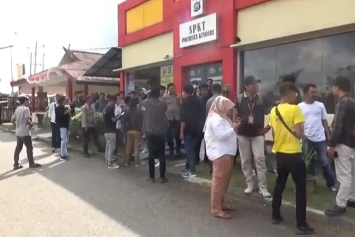 Ratusan Mahasiswa Pendukung...