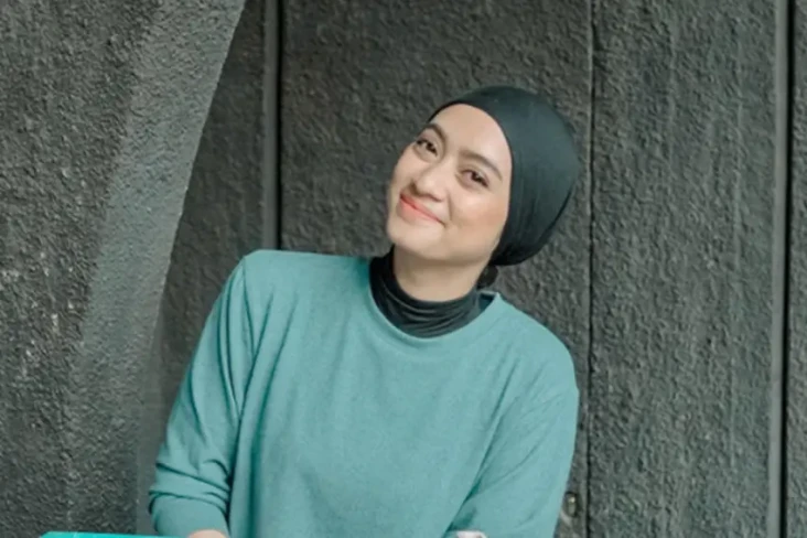 Ayudia Chaerani Perlihatkan...