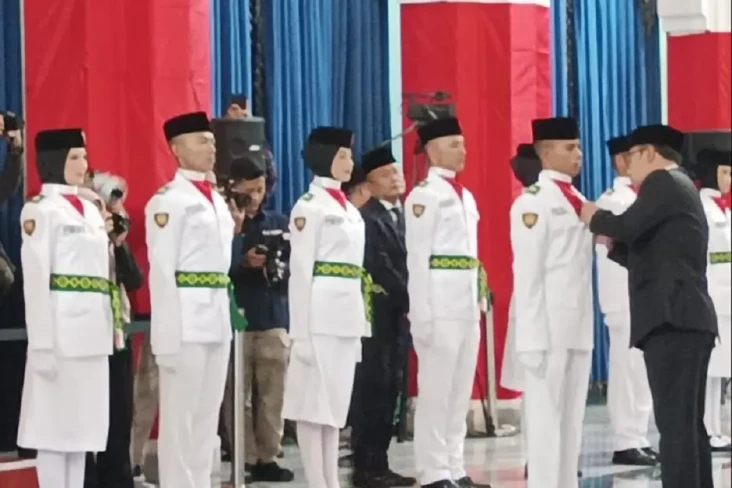 Ridwan Kamil Kukuhkan...