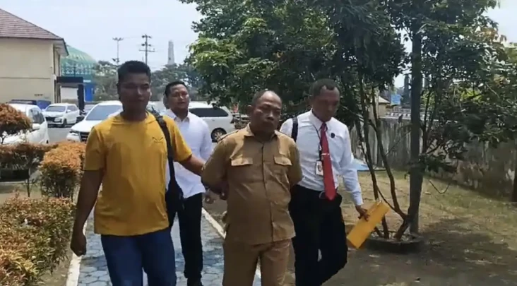 Cabuli Bocah 4 Tahun,...