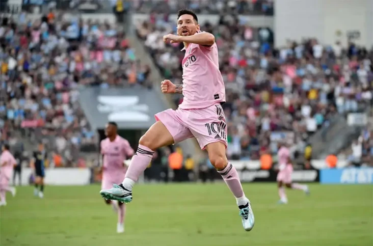 Lionel Messi Cetak Gol...