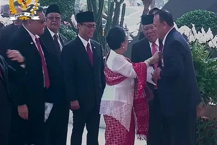Momen Megawati Rapikan...