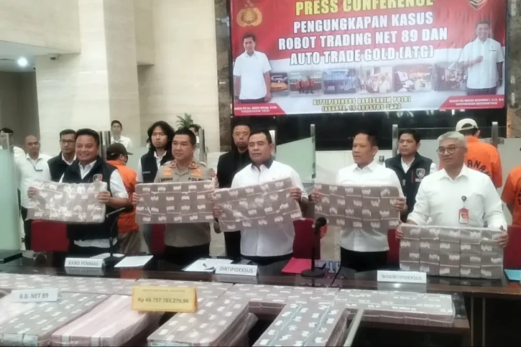 Bareskrim Tetapkan 9...