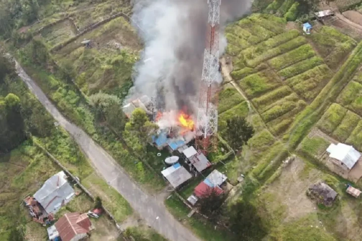 Berulah Lagi, KKB Bakar...