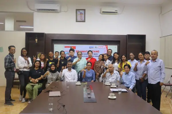 Sejarah Baru, 16 Mahasiswa...