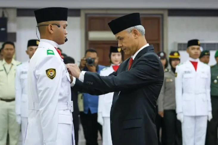 Ganjar Kukuhkan Anggota...