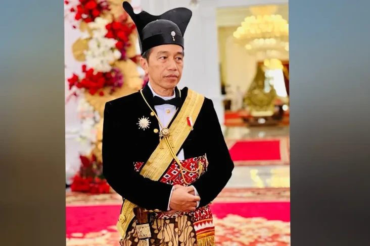Ini Alasan Jokowi Kenakan...
