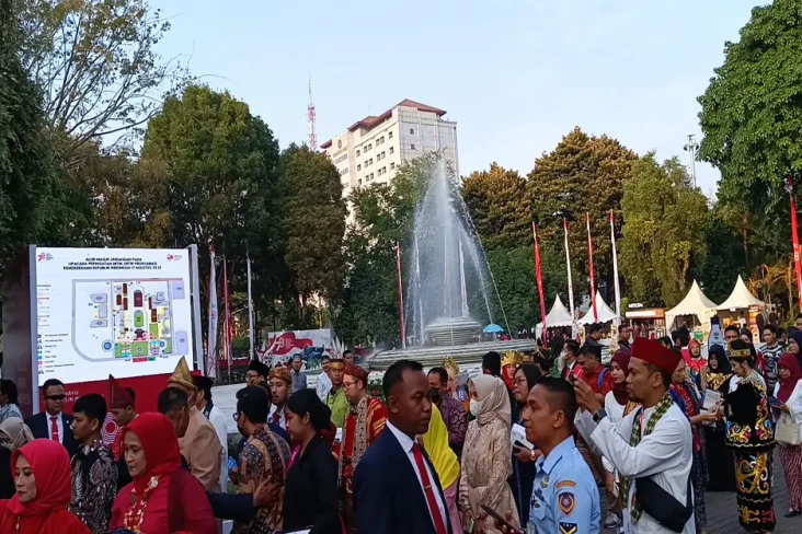 Ribuan Masyarakat Mulai...