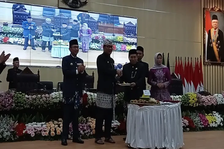 Demi Kemajuan Bekasi,...