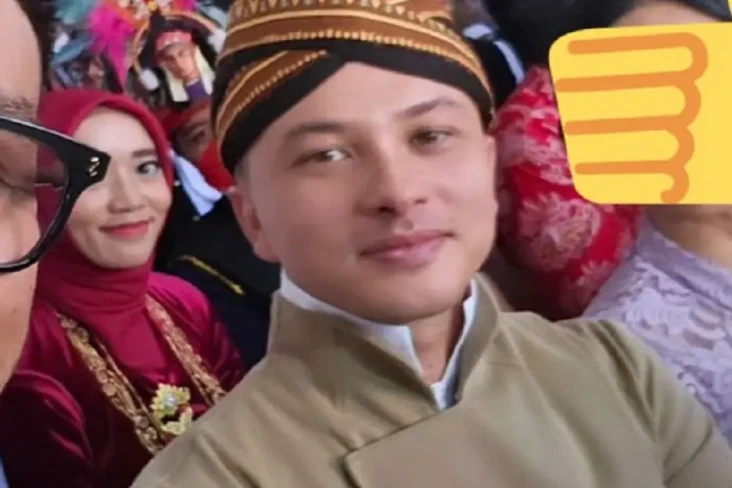 Intip Gaya Nicholas...