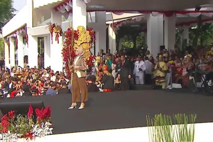 Nyanyikan Simfoni Raya...