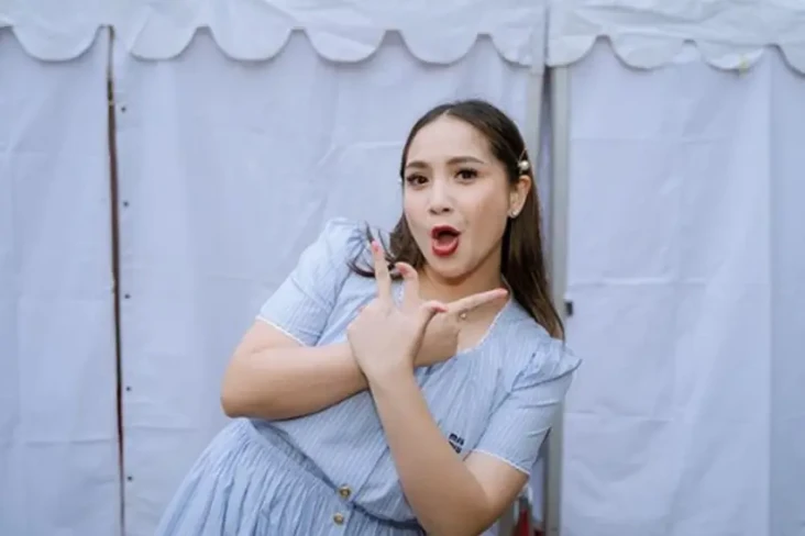 Nagita Slavina Taruh...