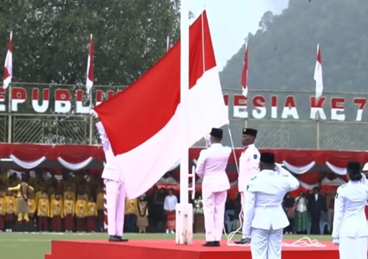 Mengintip Suasana Upacara...