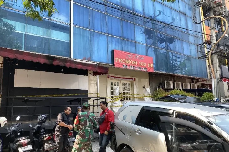 3 Orang Tamu Tewas dalam...