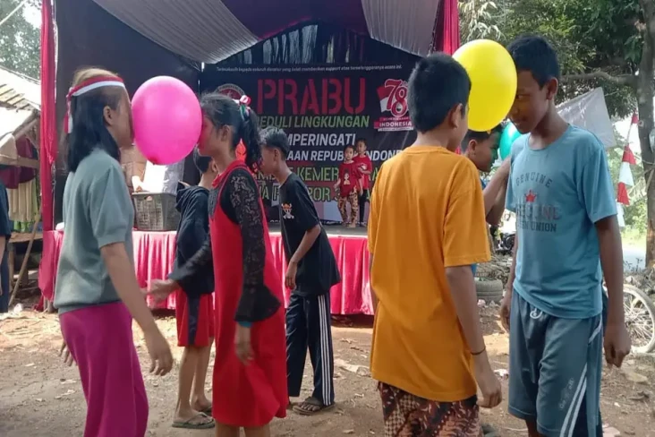 Warga TPA Burangkeng...