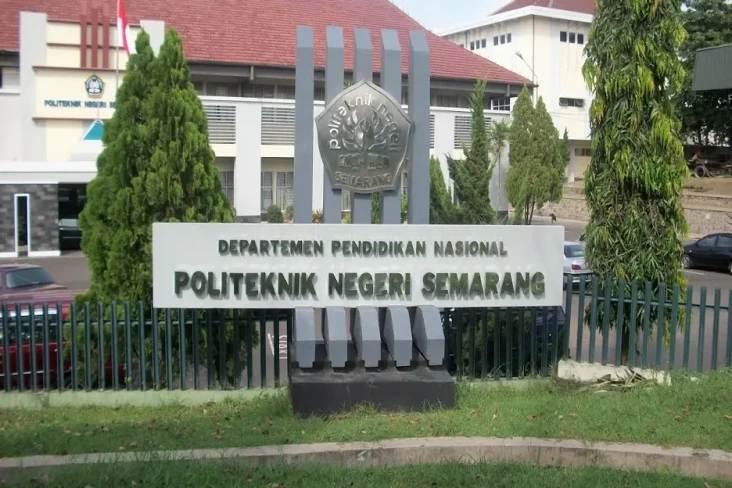 5 Keunggulan Politeknik...
