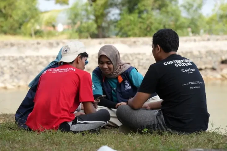 IDSurvey-Relawan Bakti...