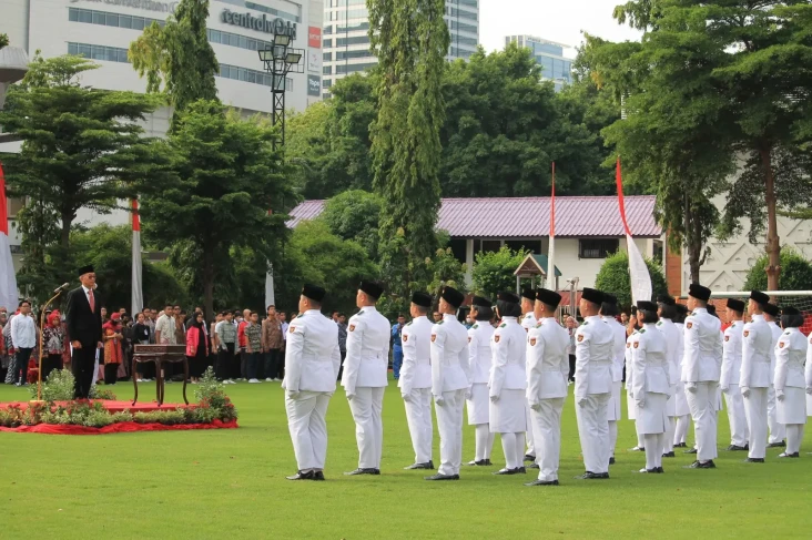 Ajak 100 Pelajar Lokal,...