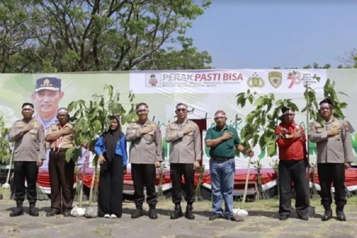Peringati HUT Ke-78...