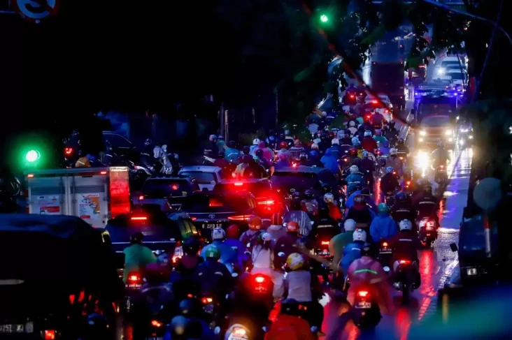Kendaraan Bermotor Jadi...