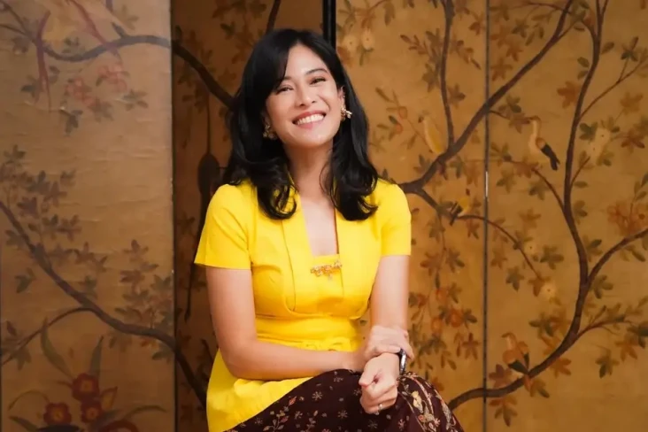 Intip Gaya Cantik Dian...