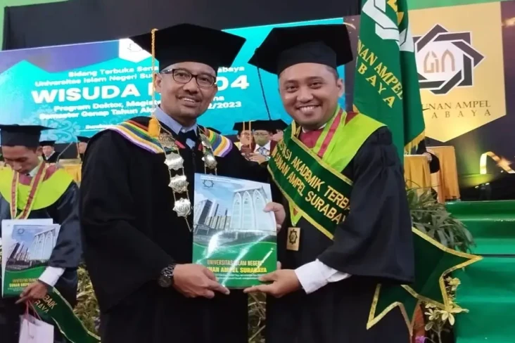 Jadi Wisudawan Terbaik...