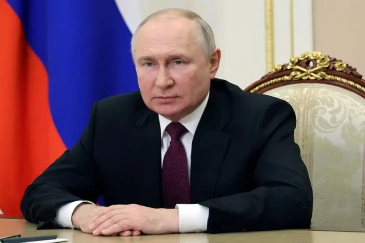 Vladimir Putin Kumpulkan...