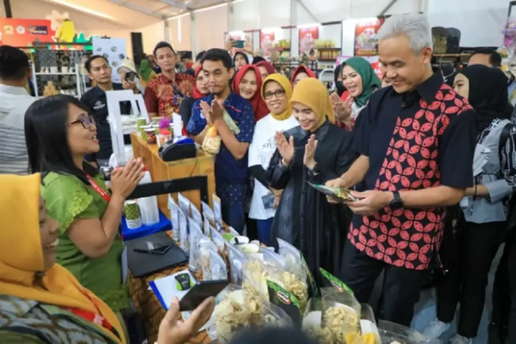 Berkat Lapak Ganjar,...
