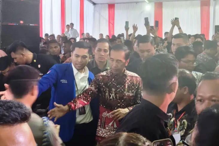 Dikukuhkan Presiden...