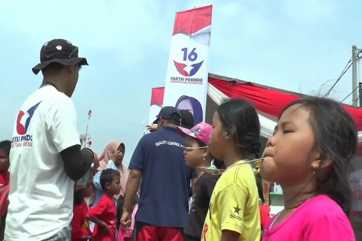 Meriah! Kader dan Pengurus...
