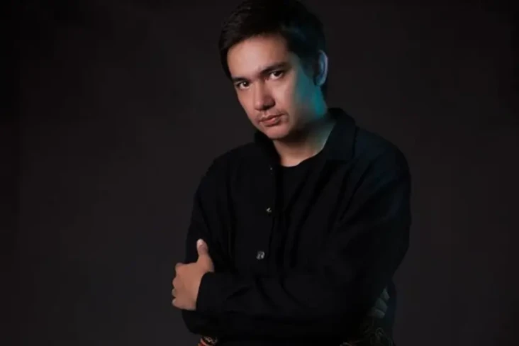 Ultah ke-32, Adipati...