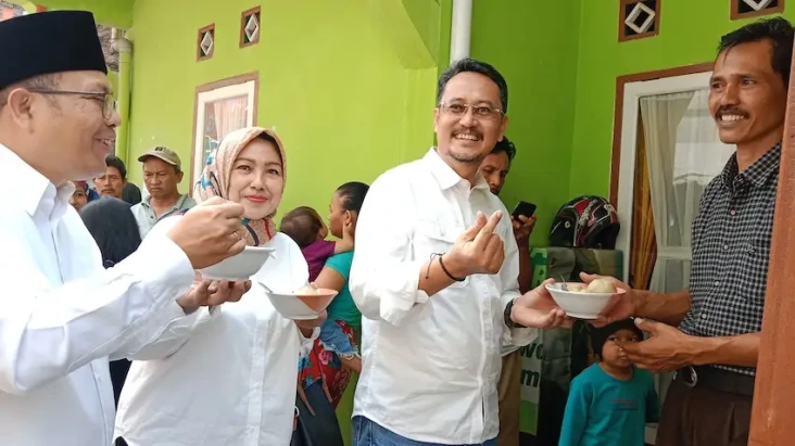Bantu Pedagang Bakso...
