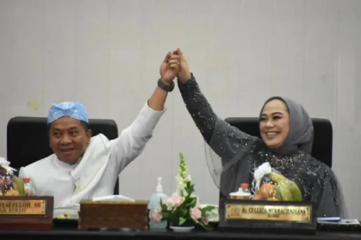 Nyaleg, Bupati Karawang...